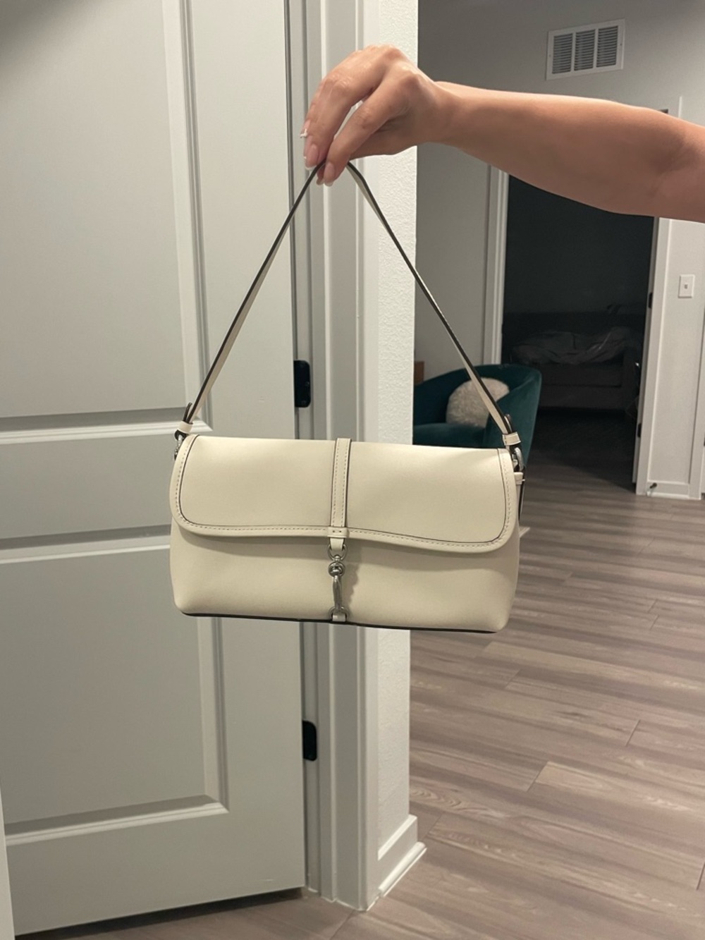 Coach Flap Bag - Picture 3 of 9